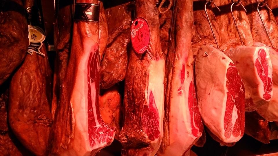 Jamones y paletas ibéricas: Productos de Alimentación La Finca Jamones y paletas ibéricas: Productos de Alimentación La Finca