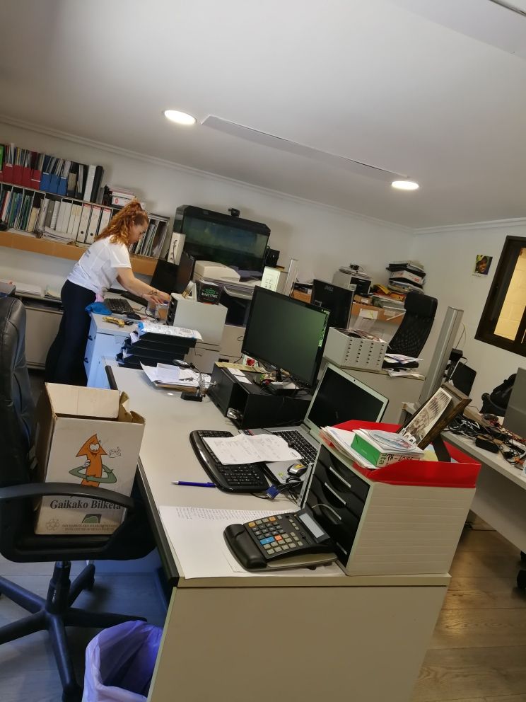 Limpieza de oficinas: Servicios de Hermanas Autónomas Limpieza de oficinas: Servicios de Hermanas Autónomas