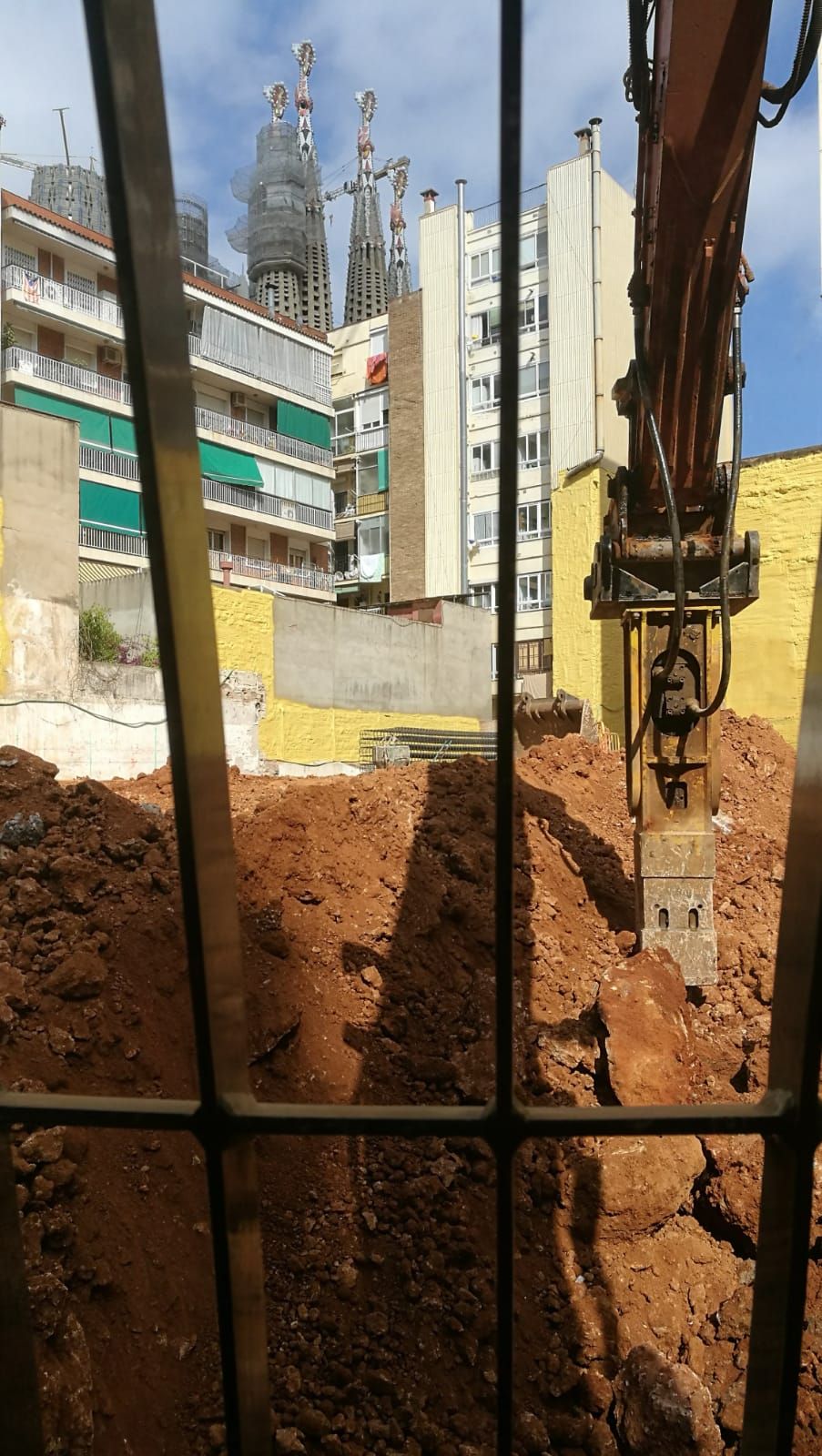 Demoliciones: Servicios de Excavaciones Sentinel Demoliciones: Servicios de Excavaciones Sentinel
