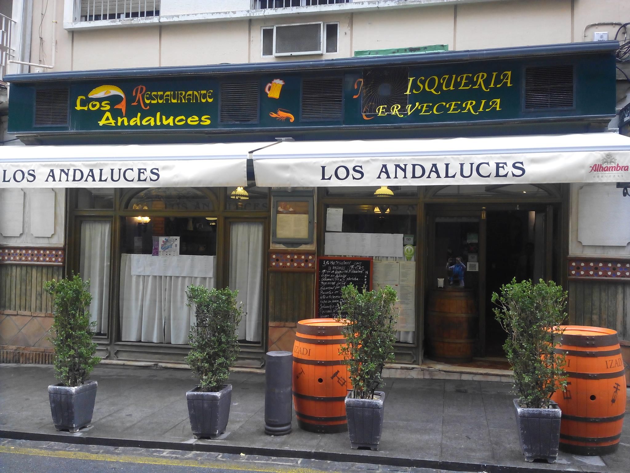 Raciones y mariscos: Especialidades de Restaurante Los Andaluces Raciones y mariscos: Especialidades de Restaurante Los Andaluces