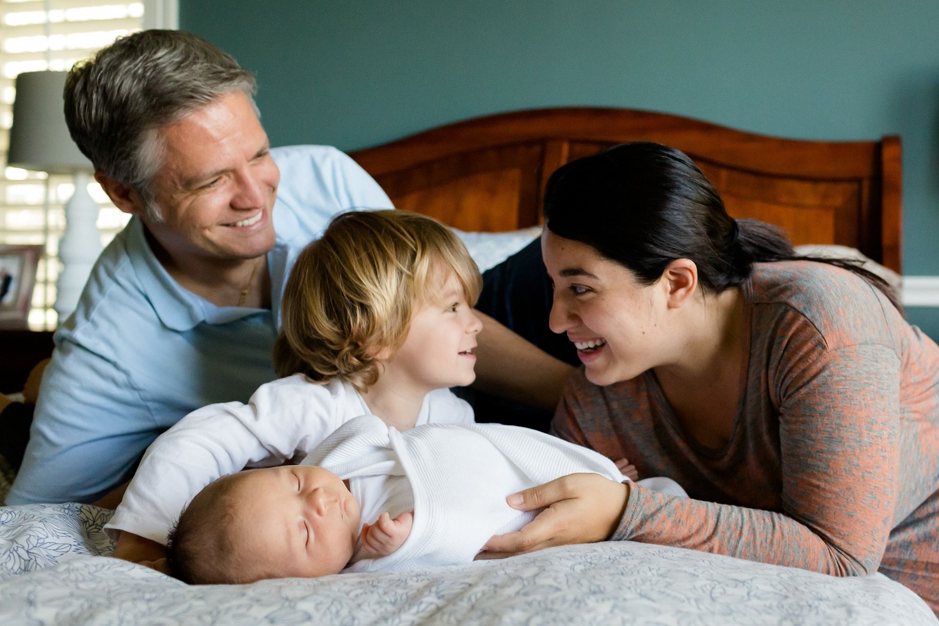 Charlas, talleres y coloquios para padres Charlas, talleres y coloquios para padres