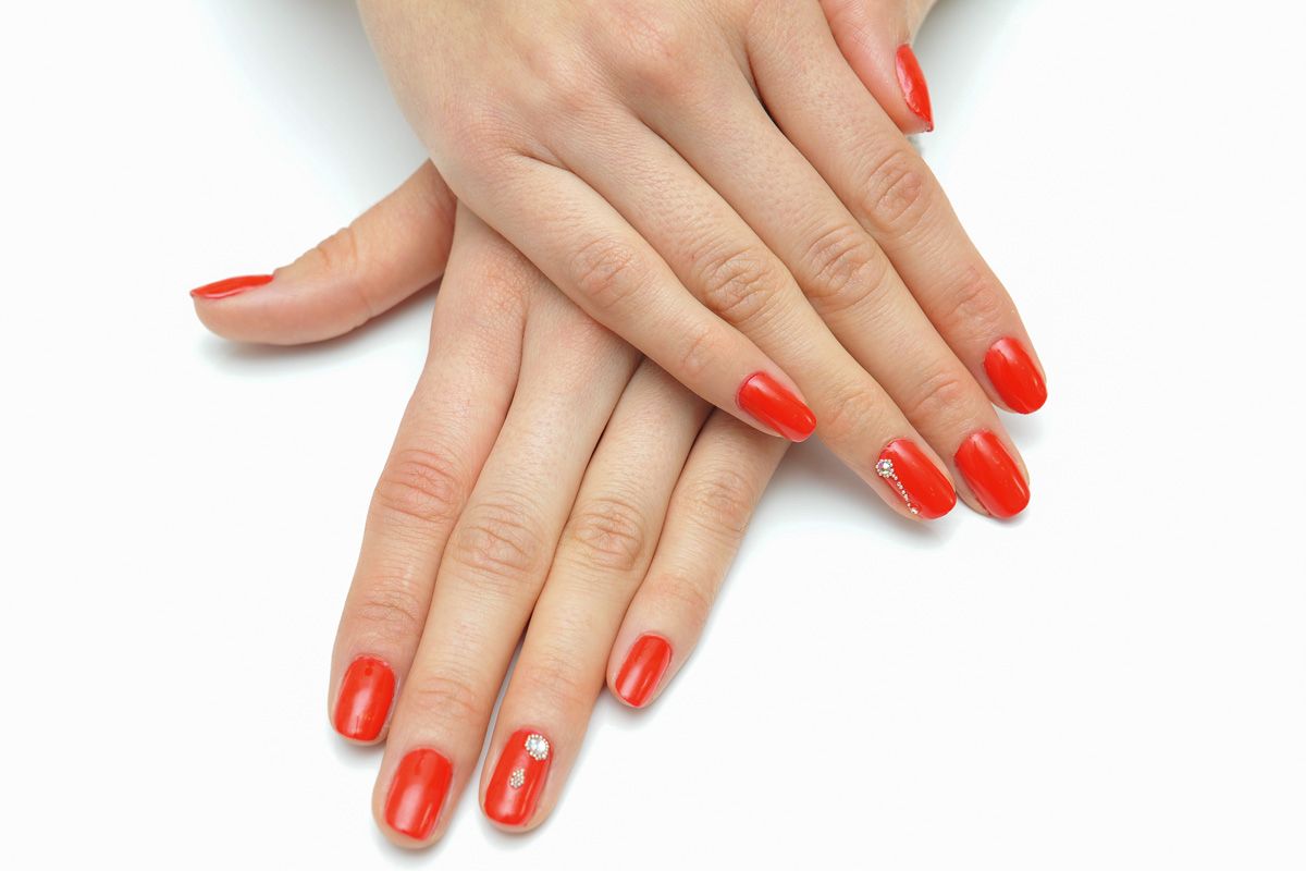 Manicura y pedicura: Servicios de Salón de Belleza Fuchsia Manicura y pedicura: Servicios de Salón de Belleza Fuchsia