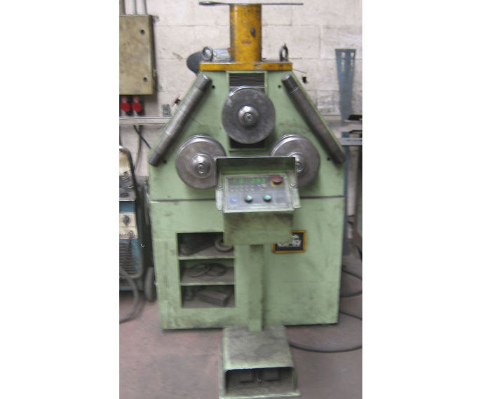 Curvadora CNC: Servicios y maquinaria de Calderería y Obras, S.L. Curvadora CNC: Servicios y maquinaria de Calderería y Obras, S.L.