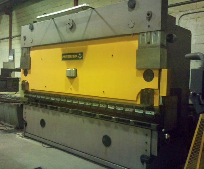 Plegadora hidráulica CNC Mebusa 120 toneladas: Servicios y maquinaria de Calderería y Obras, S.L. Plegadora hidráulica CNC Mebusa 120 toneladas: Servicios y maquinaria de Calderería y Obras, S.L.