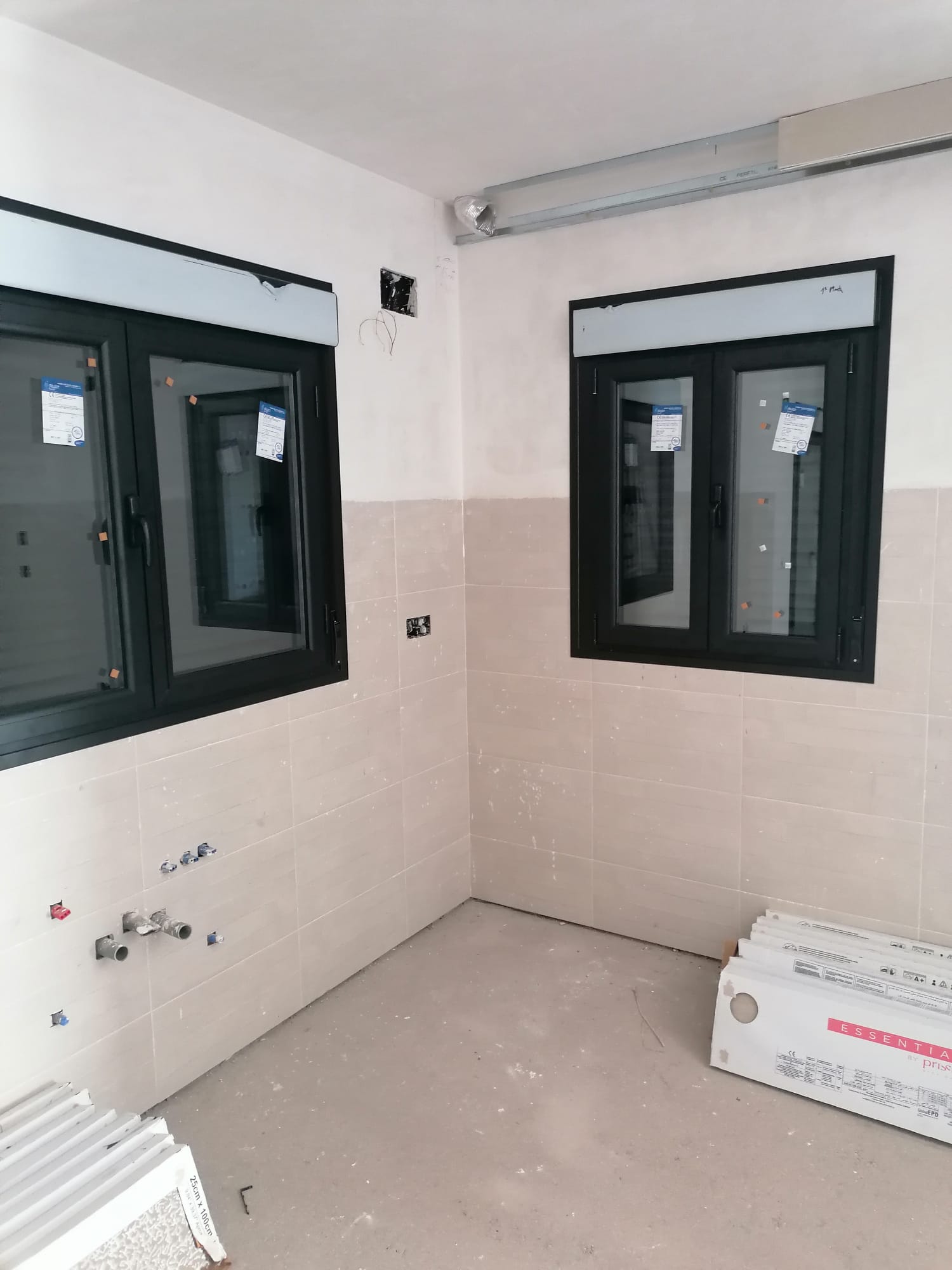 Ventanas de aluminio y PVC: Servicios de San Damián, S.L. Ventanas de aluminio y PVC: Servicios de San Damián, S.L.