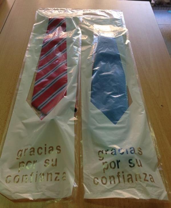 Limpieza de corbatas: Servicios de Tintorería Anubis Limpieza de corbatas: Servicios de Tintorería Anubis