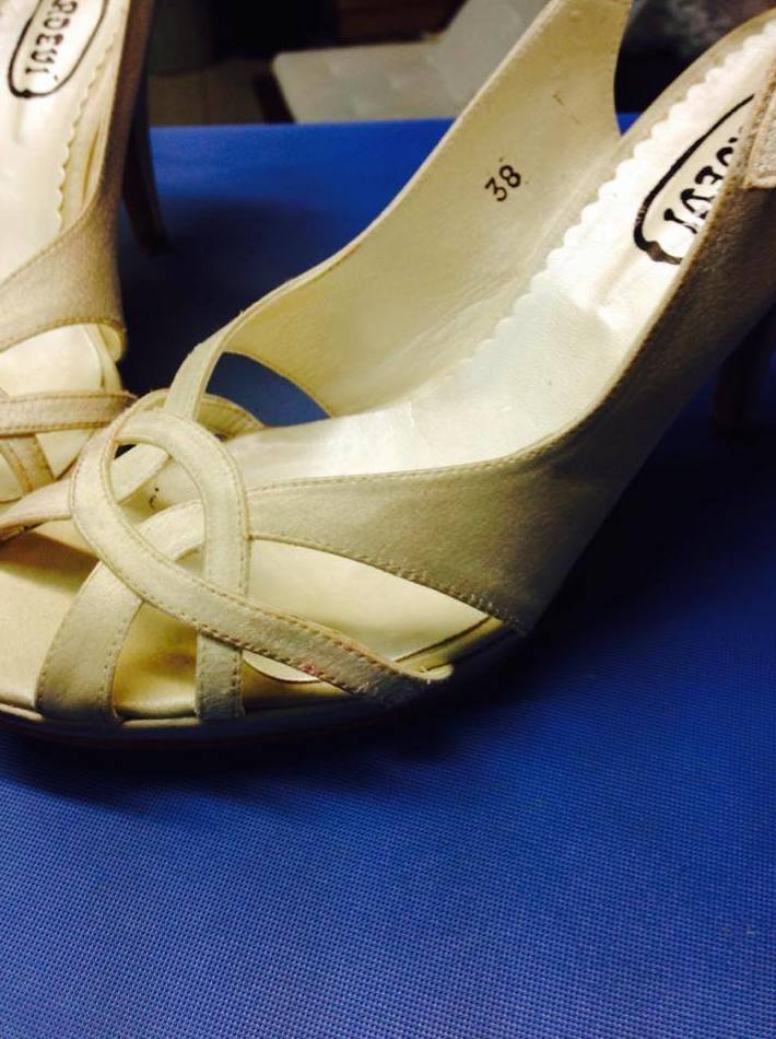 Limpieza de Zapatos de Novia o Fiesta: Servicios de Tintorería Anubis Limpieza de Zapatos de Novia o Fiesta: Servicios de Tintorería Anubis