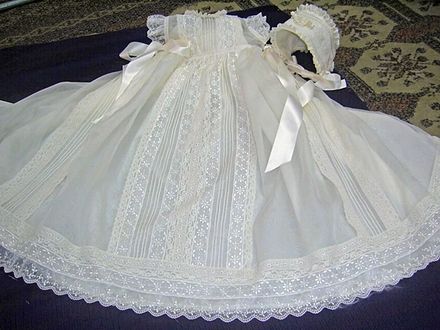 Limpieza de vestidos de bautizo: Servicios de Tintorería Anubis Limpieza de vestidos de bautizo: Servicios de Tintorería Anubis