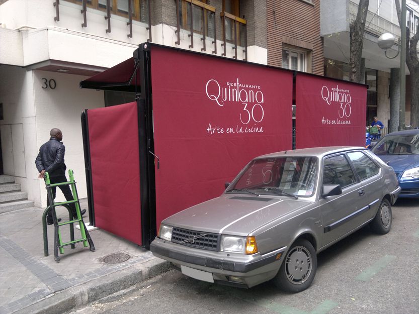 Instalación de toldos para terraza de bar en Madrid