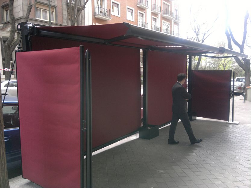 Instalación de toldos para terraza de bar en Madrid