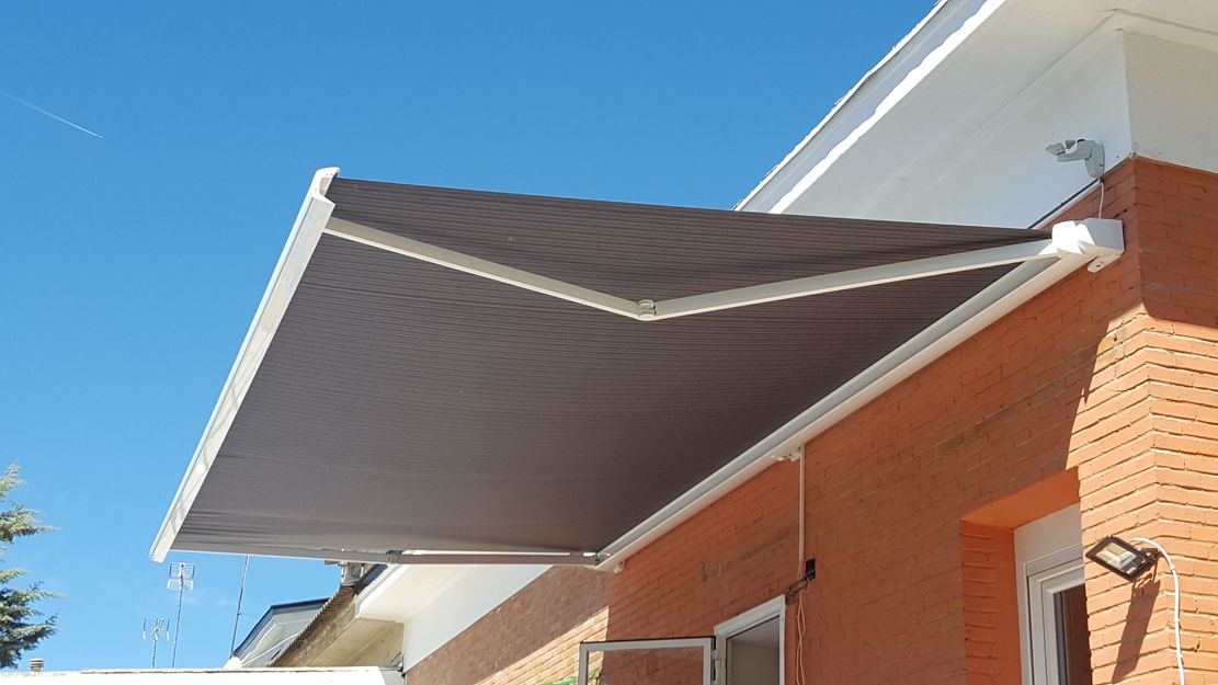 Instalación de toldos extensibles en Madrid