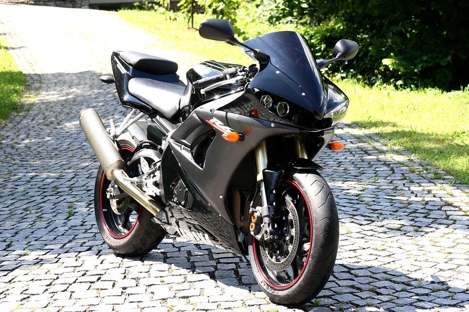 Compramos tu moto: Servicios de V2 Motos Compramos tu moto: Servicios de V2 Motos