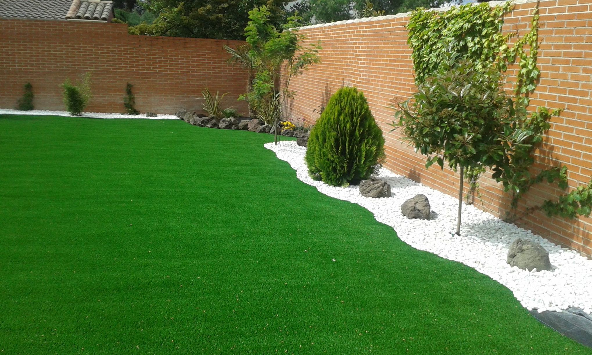 Césped artificial: Servicios de Jardinería Sefer Césped artificial: Servicios de Jardinería Sefer