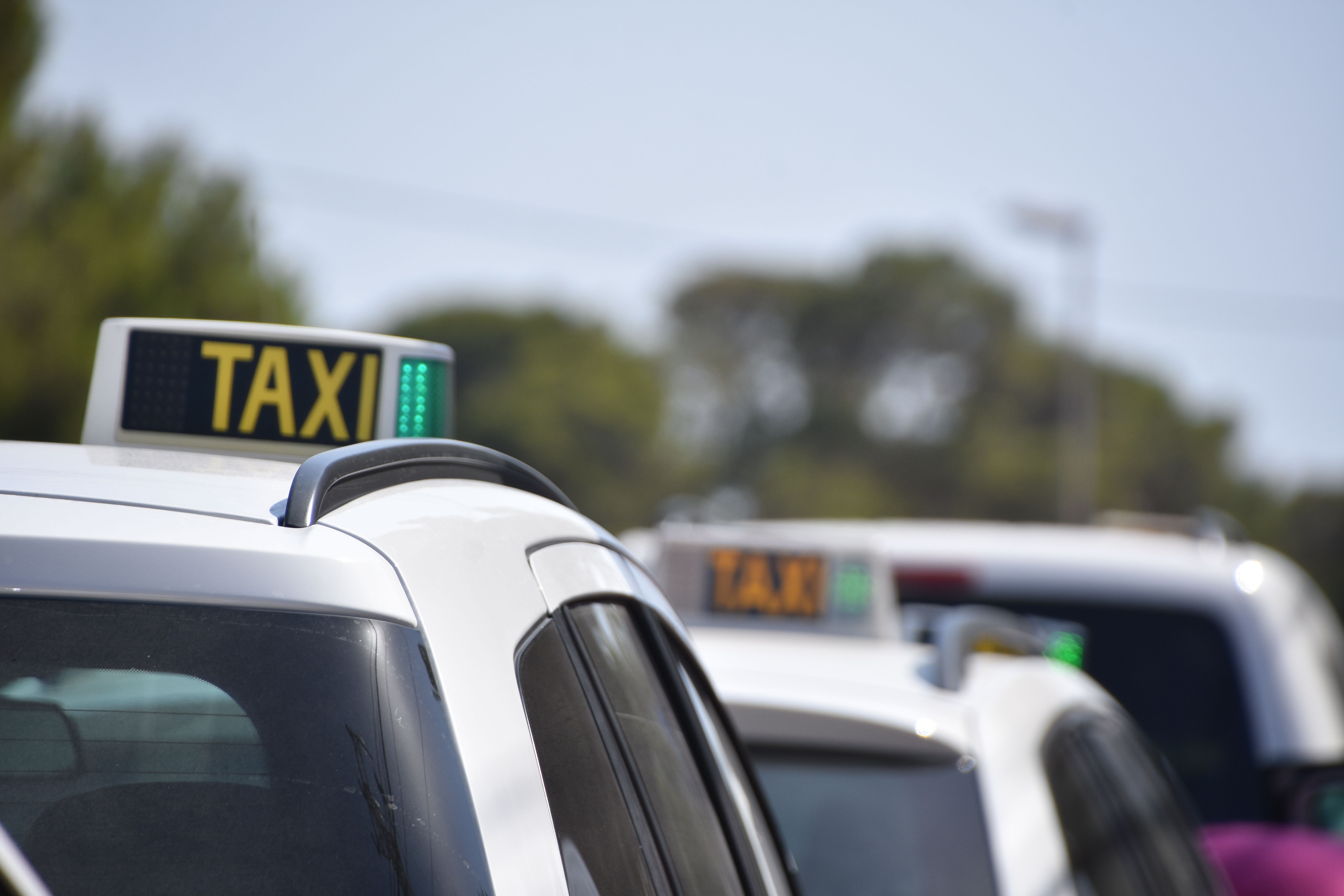 Recogidas concertadas en la estación del Ave de Málaga: Servicios de Taxi 12 Ronda Recogidas concertadas en la estación del Ave de Málaga: Servicios de Taxi 12 Ronda