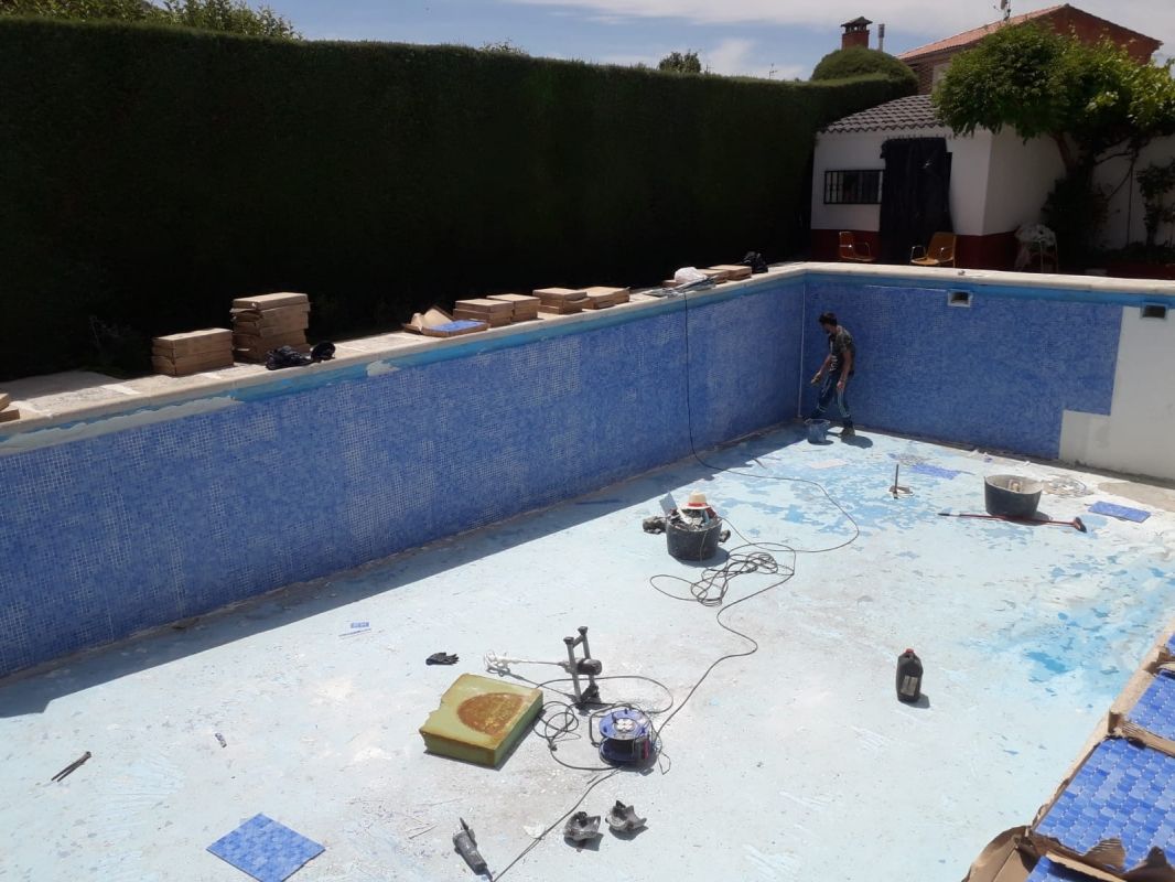 Reforma de piscinas: Servicios de Monprebelli Reforma de piscinas: Servicios de Monprebelli