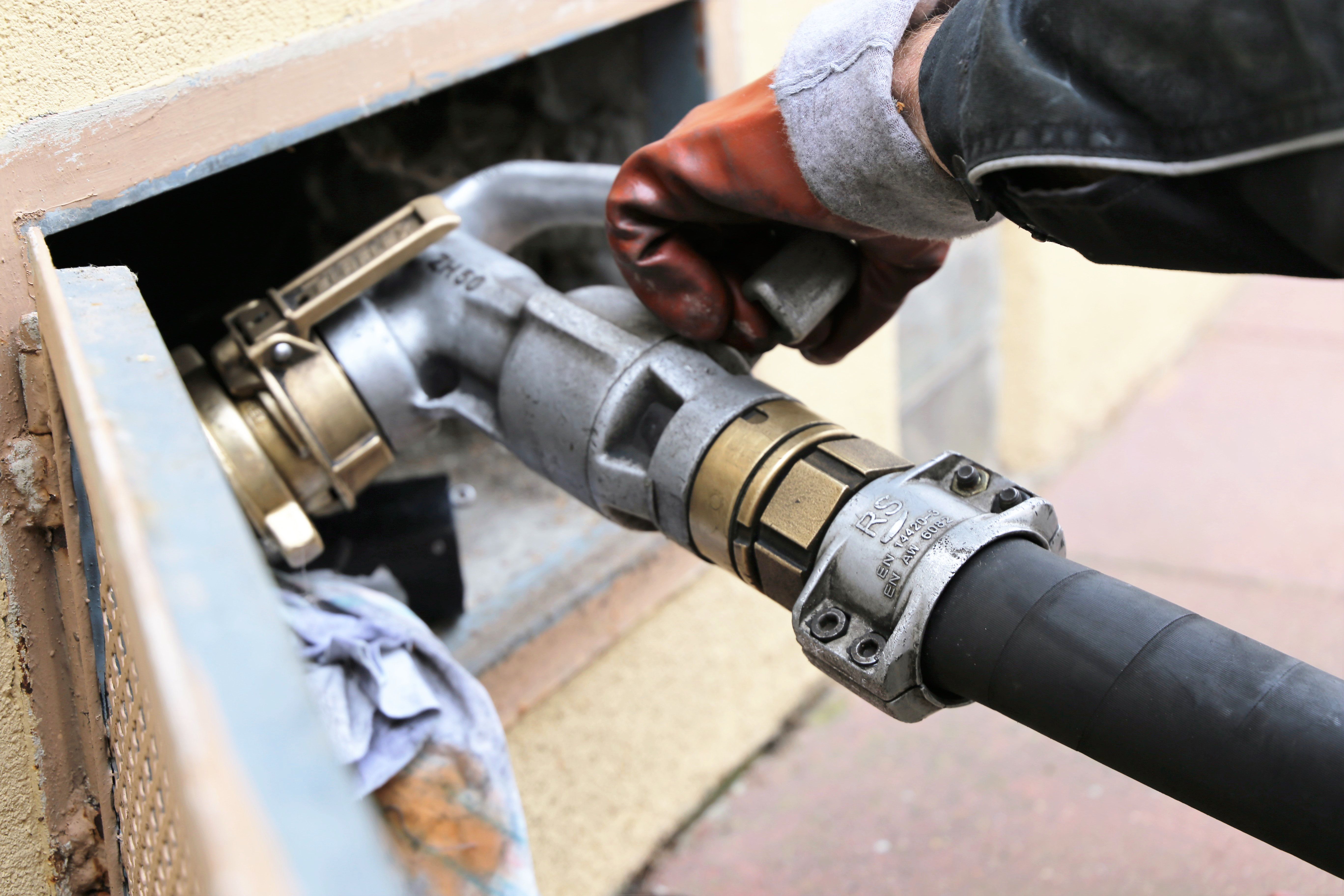 Revisiones e Inspecciones Periódicas: Servicios de Instalaciones Petroliferas Hnos. López Revisiones e Inspecciones Periódicas: Servicios de Instalaciones Petroliferas Hnos. López