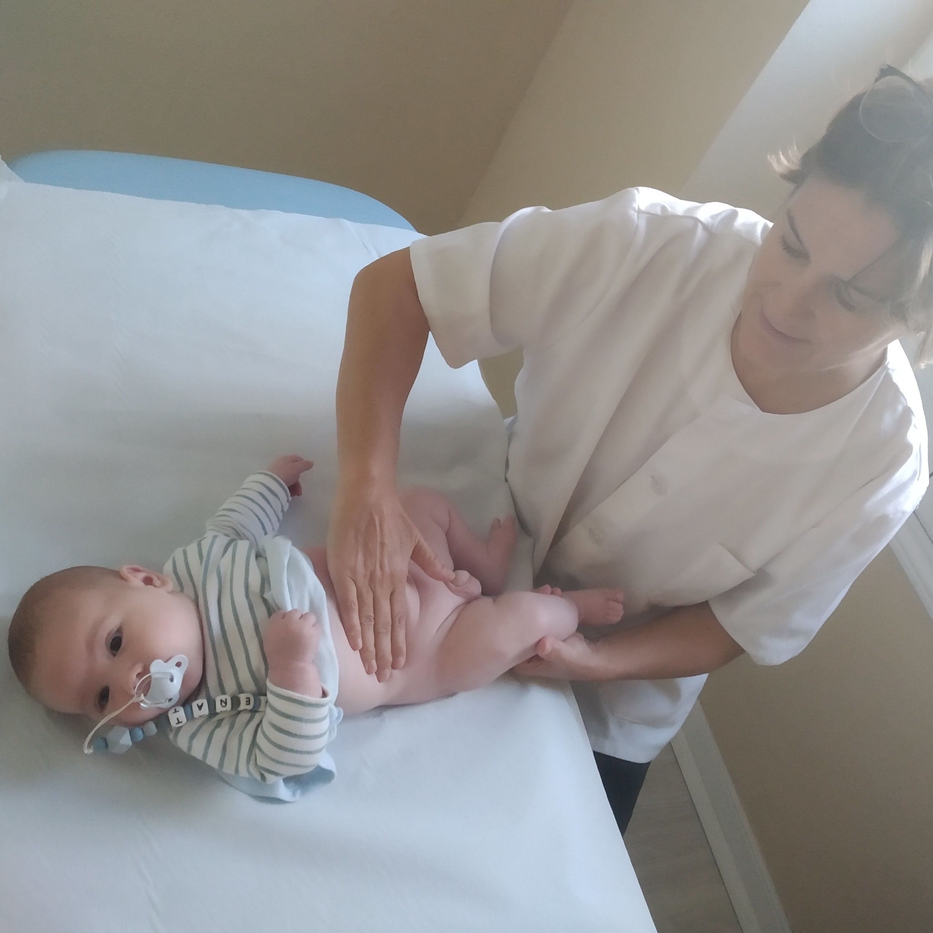 Masaje para cólicos: Servicios de Arane Fisioterapia Masaje para cólicos: Servicios de Arane Fisioterapia