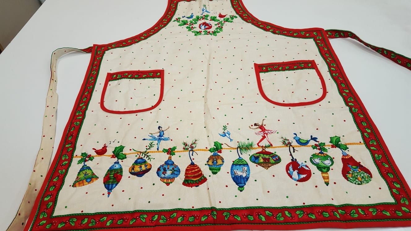 Delantales Navideños: Tienda y cursos de Mercería & Taller de Labores Inma Delantales Navideños: Tienda y cursos de Mercería & Taller de Labores Inma