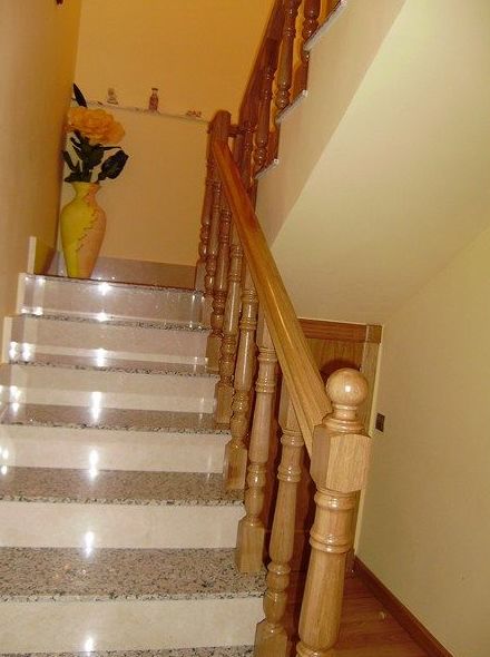 Escaleras y puertas: Productos de Ebanistería del Valle Escaleras y puertas: Productos de Ebanistería del Valle