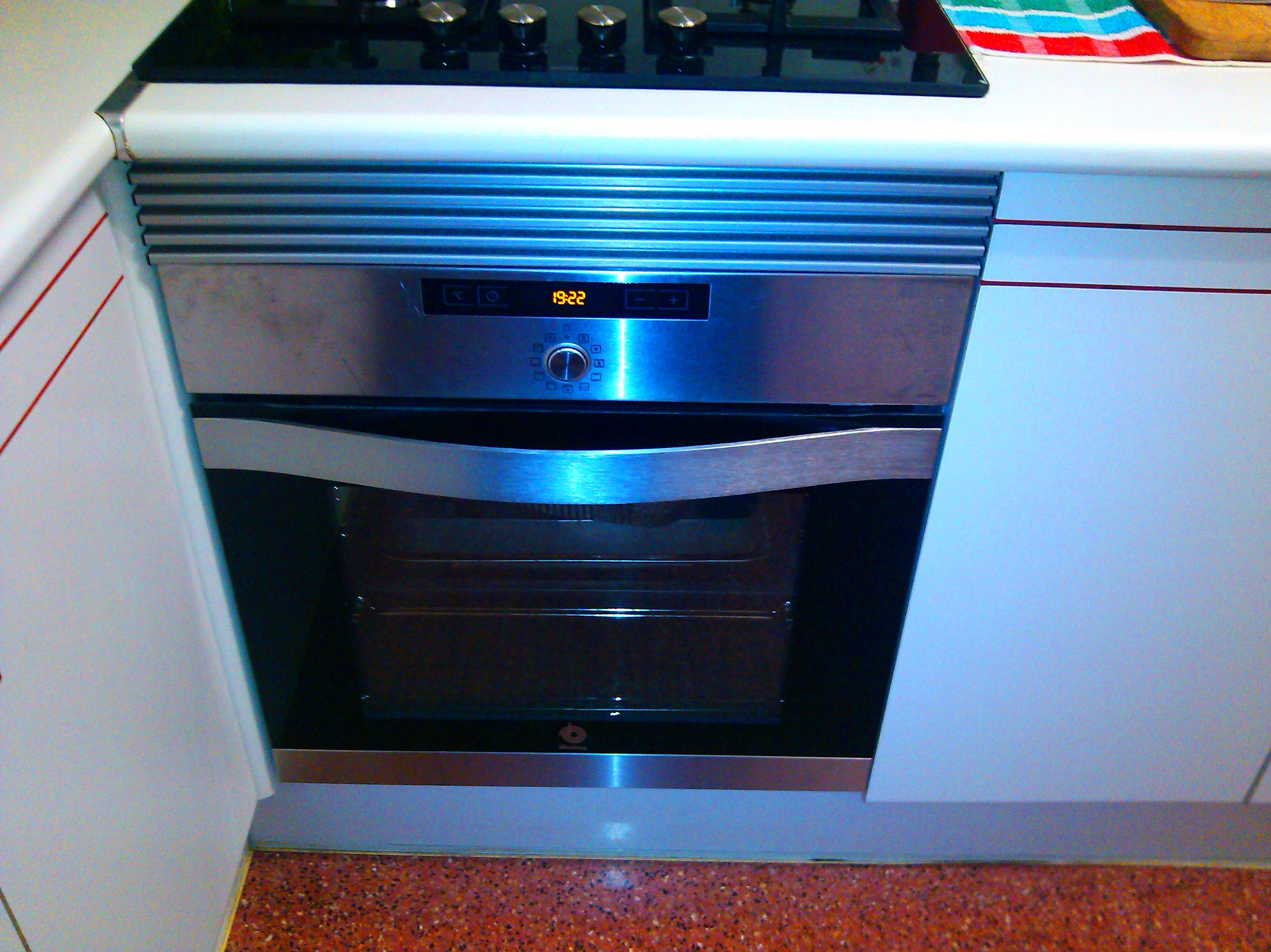 Instalación de horno y encimera en Orihuela. Instalación de horno y encimera en Orihuela.