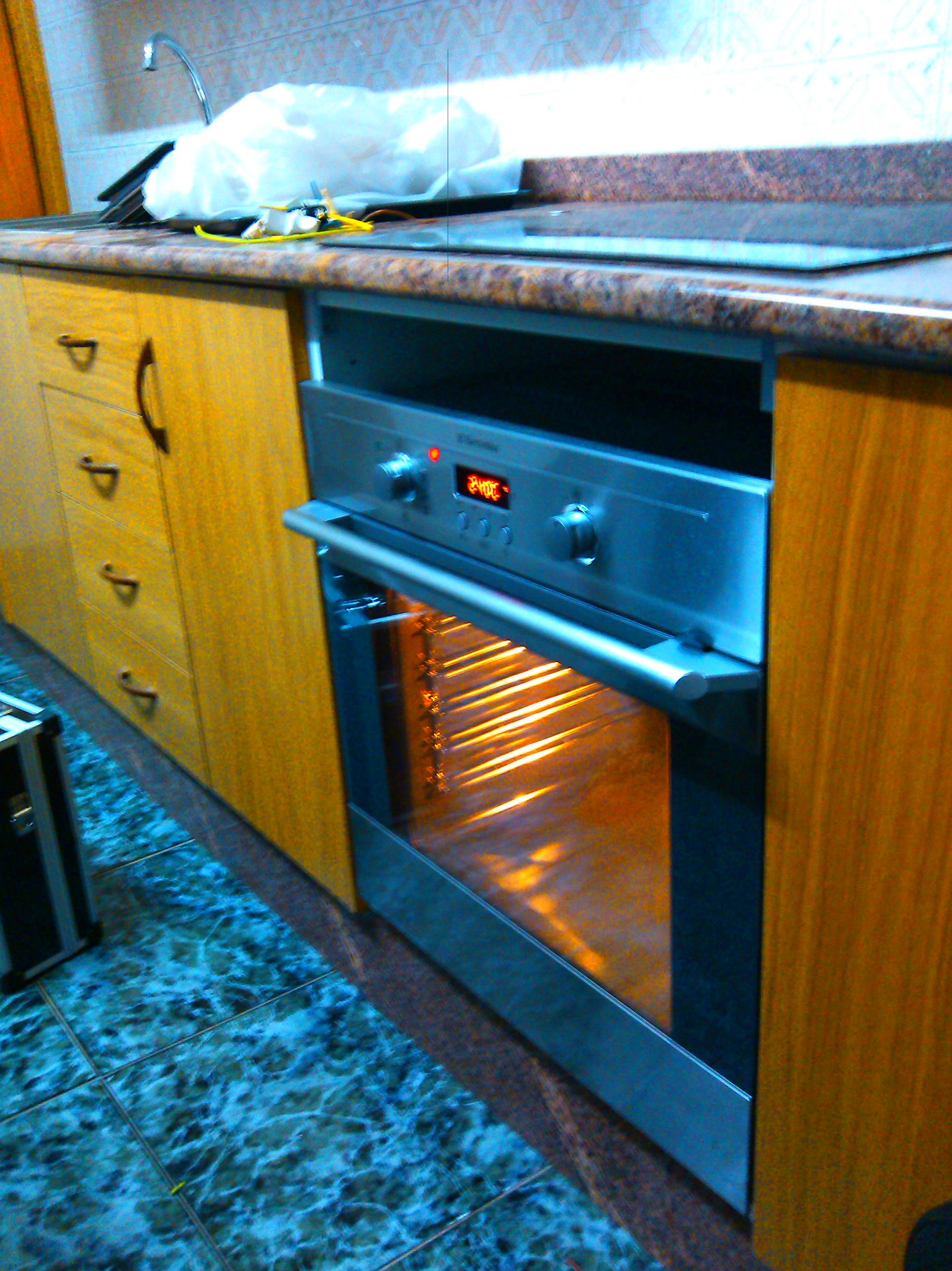 Instalación de encimera y horno en Santomera. Instalación de encimera y horno en Santomera.