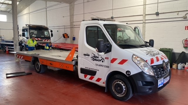 Servicios a furgonetas y furgones sobredimensionados: Productos y Servicios de ÁNGEL MUÑOZ SACEDA Servicios a furgonetas y furgones sobredimensionados: Productos y Servicios de ÁNGEL MUÑOZ SACEDA