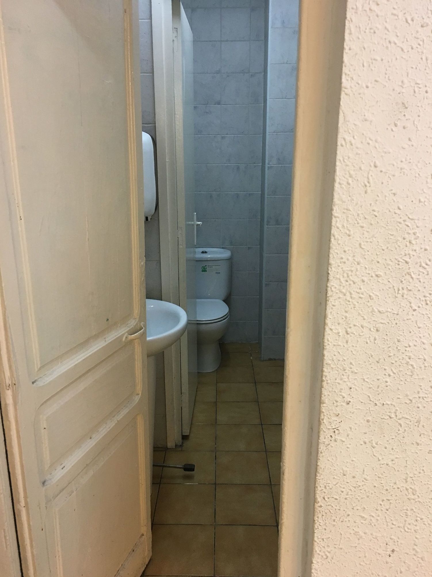 Local en Alquiler: Reformas Inmobiliaria de Lams. Reformas y Servicios Inmobiliarios Local en Alquiler: Reformas Inmobiliaria de Lams. Reformas y Servicios Inmobiliarios