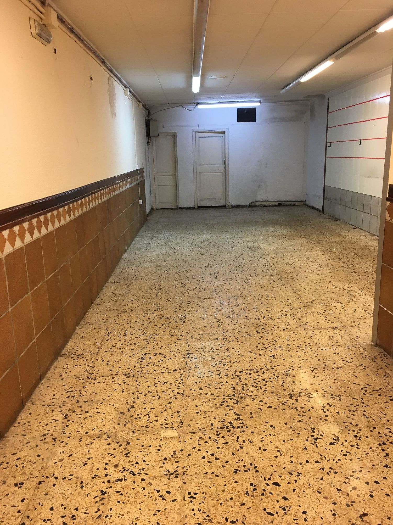 Local en Alquiler: Reformas Inmobiliaria de Lams. Reformas y Servicios Inmobiliarios Local en Alquiler: Reformas Inmobiliaria de Lams. Reformas y Servicios Inmobiliarios
