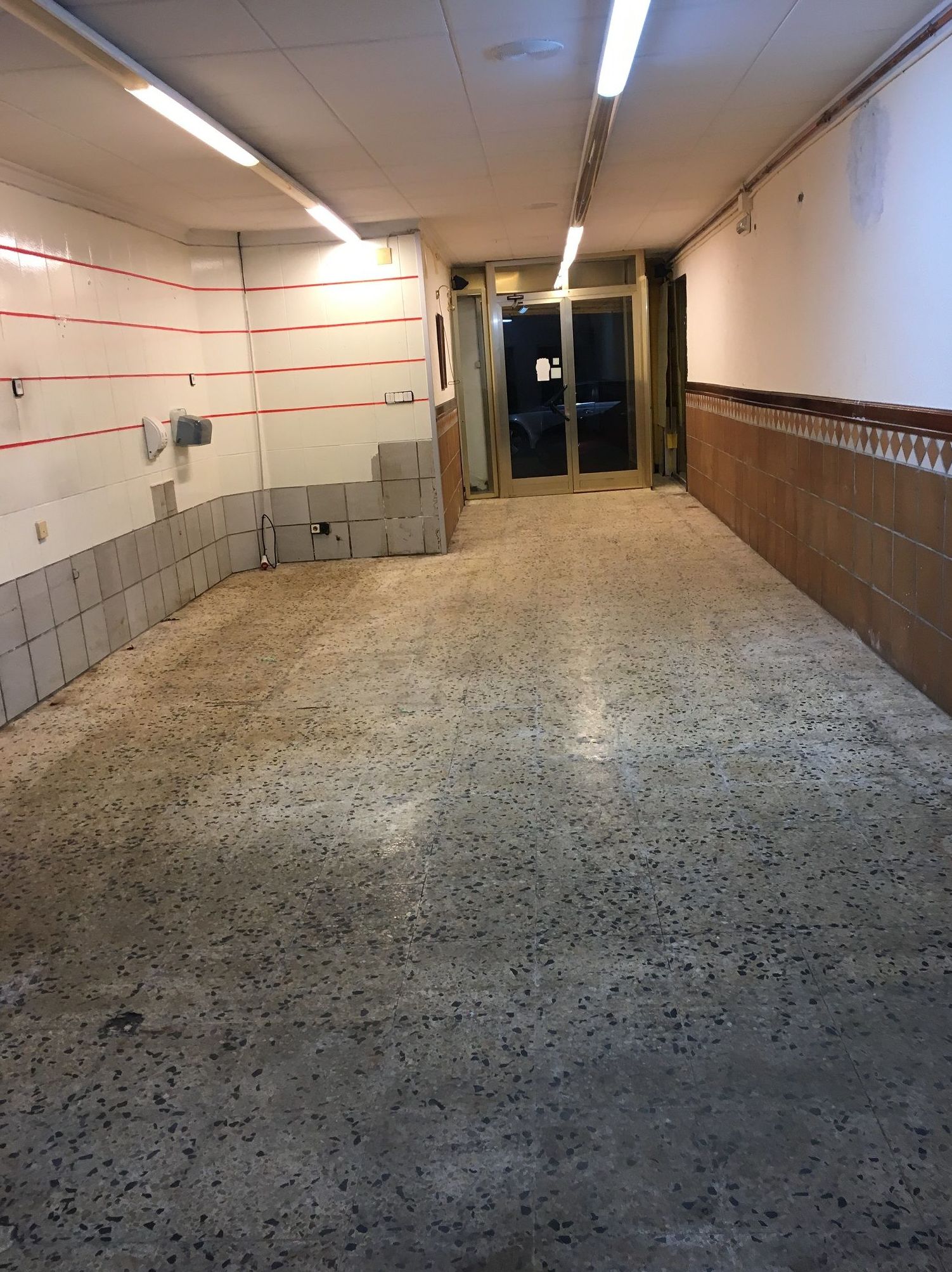 Local en Alquiler: Reformas Inmobiliaria de Lams. Reformas y Servicios Inmobiliarios Local en Alquiler: Reformas Inmobiliaria de Lams. Reformas y Servicios Inmobiliarios