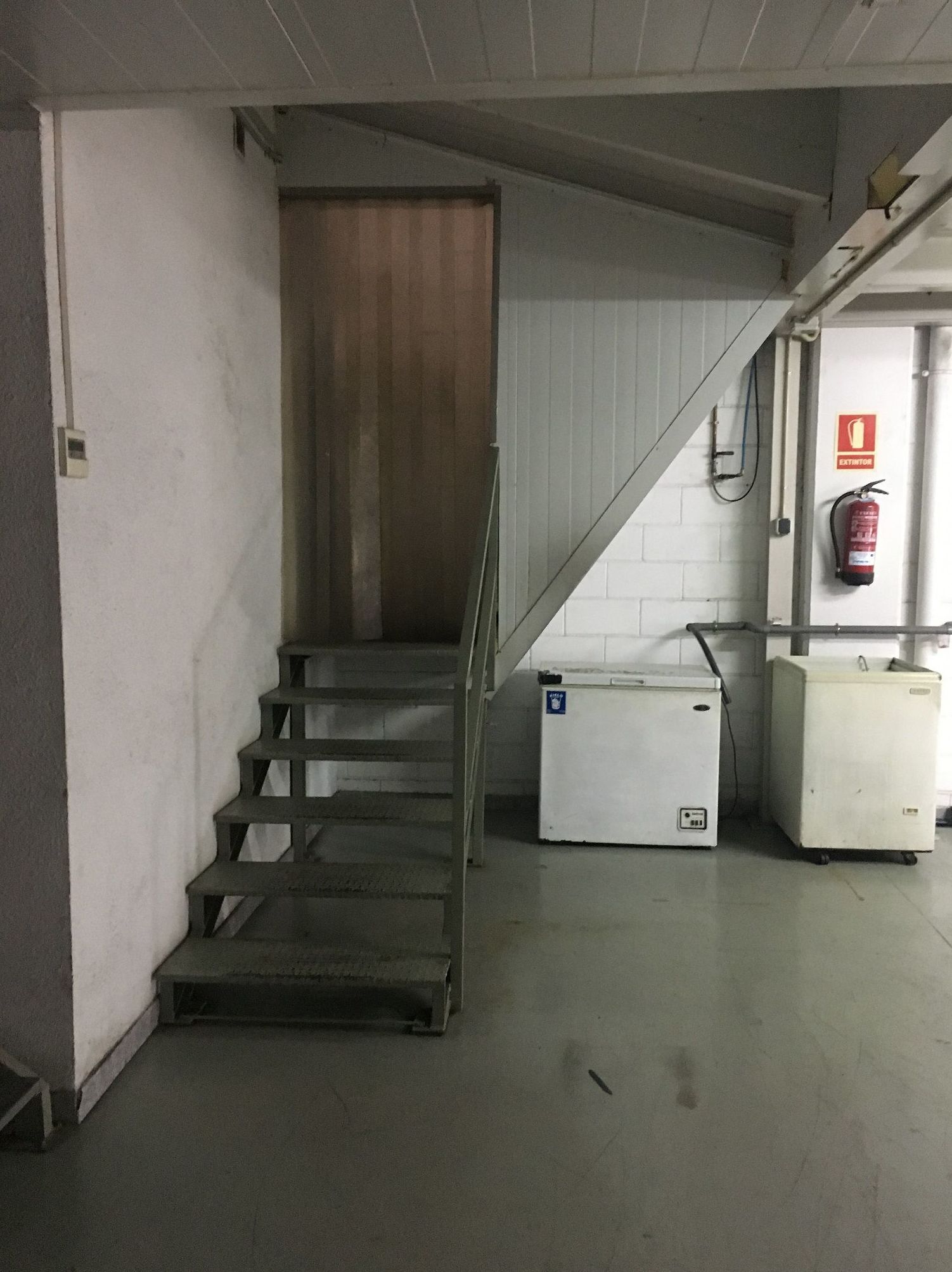 Alquiler de Nave: Reformas Inmobiliaria de Lams. Reformas y Servicios Inmobiliarios Alquiler de Nave: Reformas Inmobiliaria de Lams. Reformas y Servicios Inmobiliarios