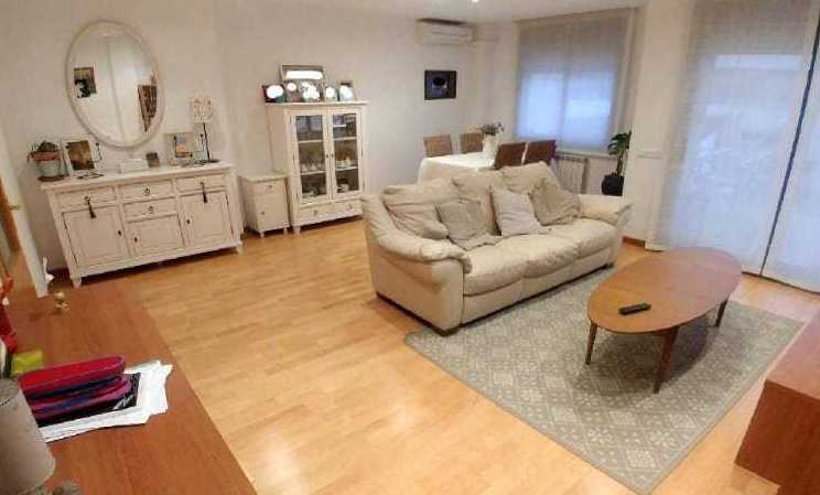 Casa de alquiler en Polinya: Reformas Inmobiliaria de Lams. Reformas y Servicios Inmobiliarios Casa de alquiler en Polinya: Reformas Inmobiliaria de Lams. Reformas y Servicios Inmobiliarios