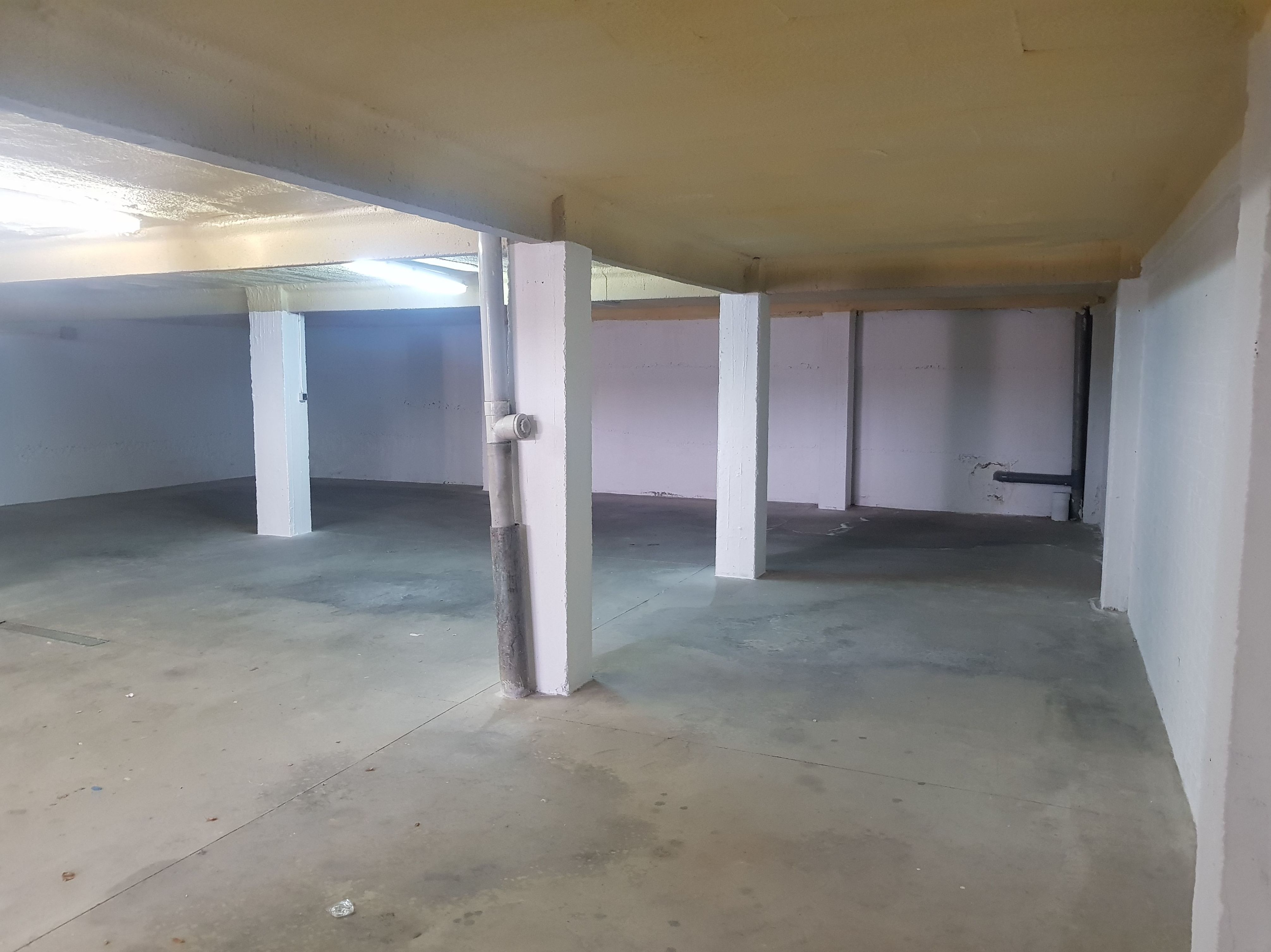 Parquing de 240m2 en el centro : Reformas Inmobiliaria de Lams. Reformas y Servicios Inmobiliarios Parquing de 240m2 en el centro : Reformas Inmobiliaria de Lams. Reformas y Servicios Inmobiliarios