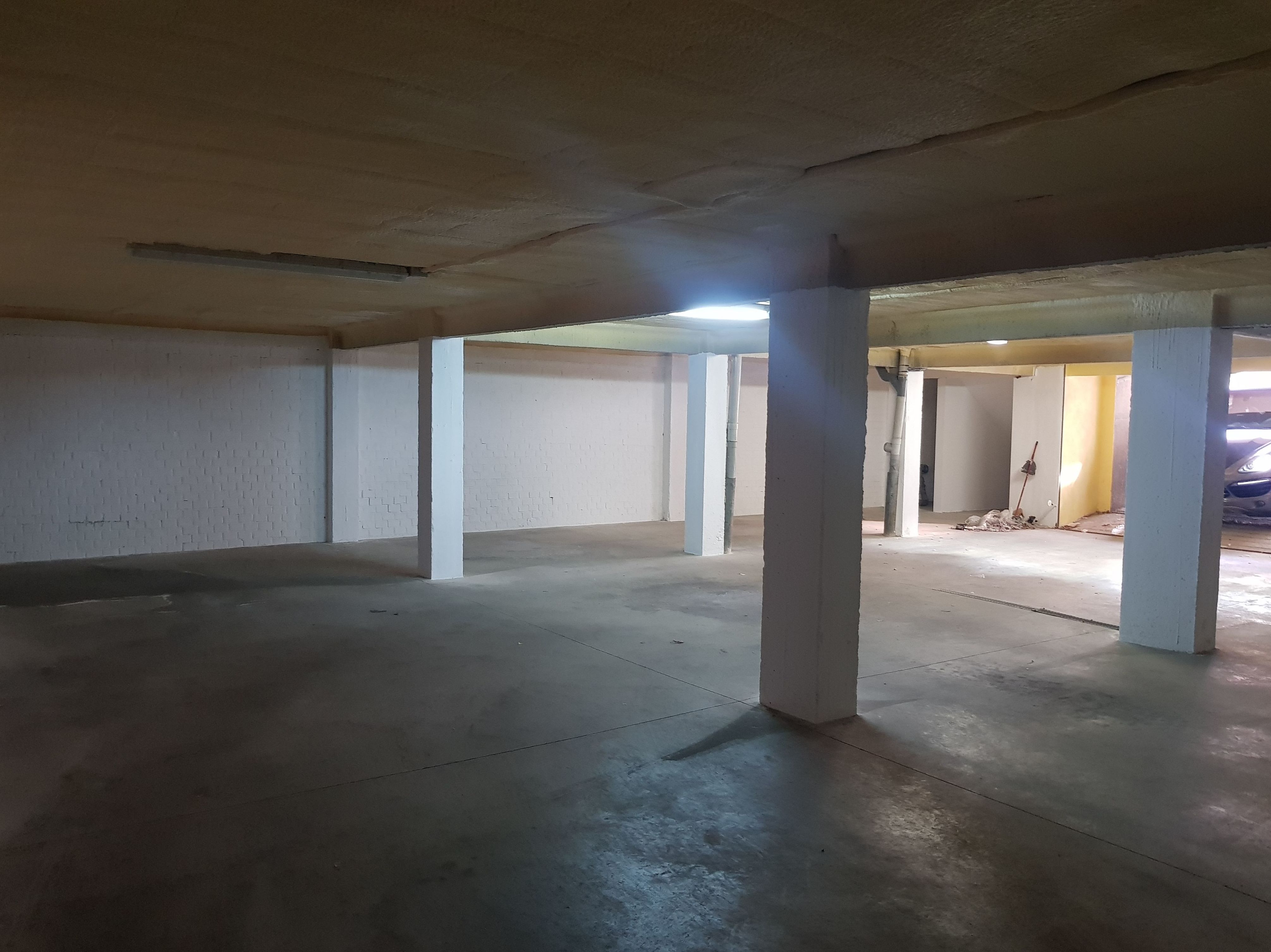 Parquing de 240m2 en el centro : Reformas Inmobiliaria de Lams. Reformas y Servicios Inmobiliarios Parquing de 240m2 en el centro : Reformas Inmobiliaria de Lams. Reformas y Servicios Inmobiliarios