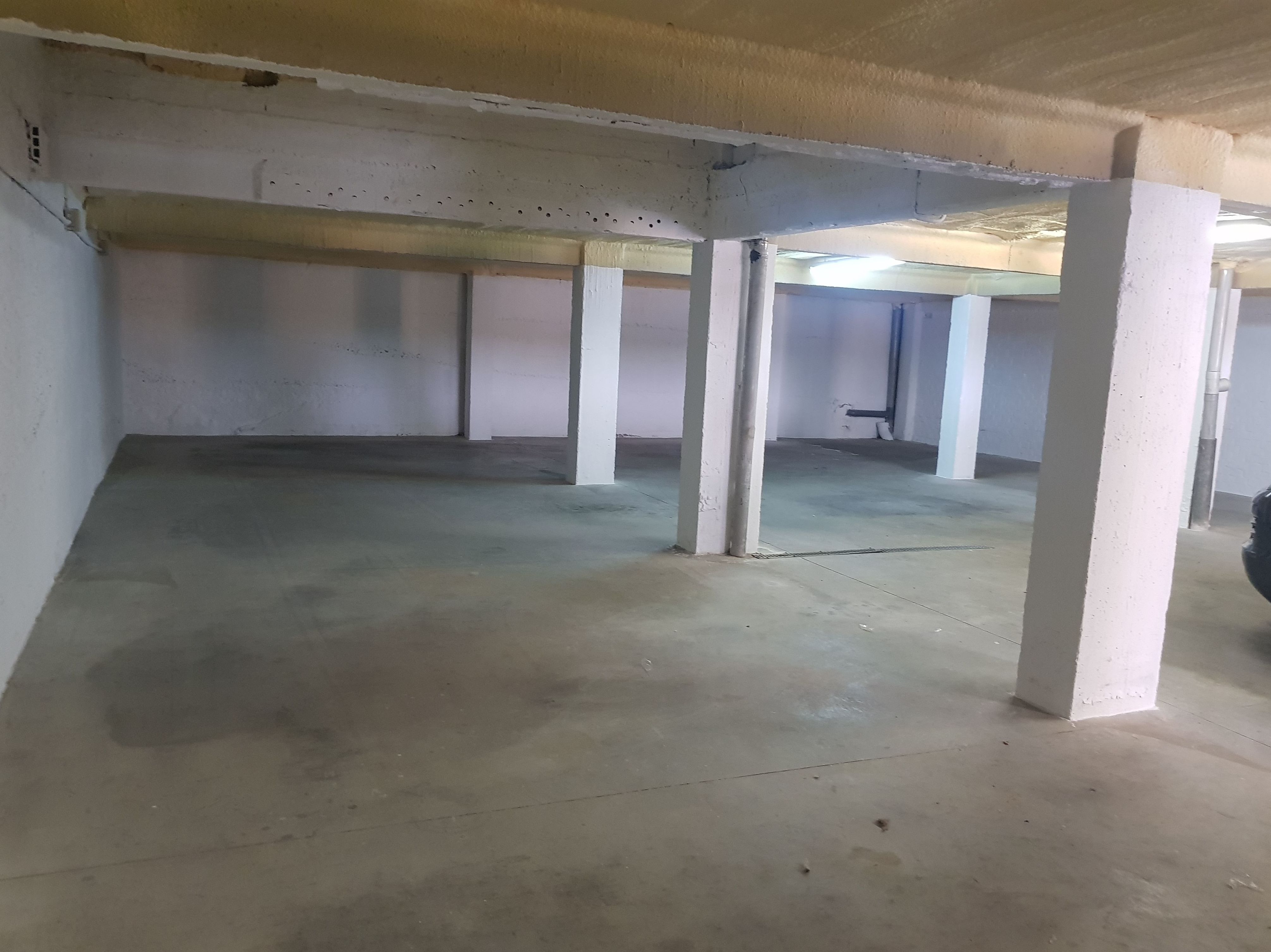 Parquing de 240m2 en el centro : Reformas Inmobiliaria de Lams. Reformas y Servicios Inmobiliarios Parquing de 240m2 en el centro : Reformas Inmobiliaria de Lams. Reformas y Servicios Inmobiliarios