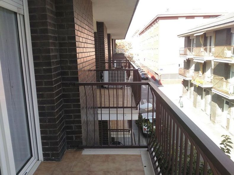 PISO EN VENTA EN LES ARENES/GRIPIA: Reformas Inmobiliaria de Lams. Reformas y Servicios Inmobiliarios PISO EN VENTA EN LES ARENES/GRIPIA: Reformas Inmobiliaria de Lams. Reformas y Servicios Inmobiliarios