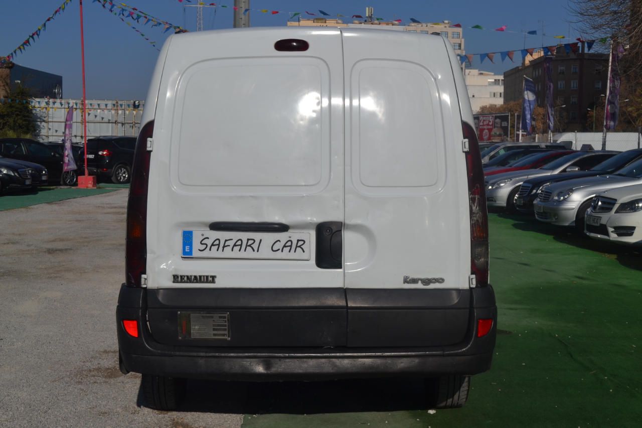 Renault Kangoo 1.9D Confort 65: Nuestros coches de Safari Car Renault Kangoo 1.9D Confort 65: Nuestros coches de Safari Car