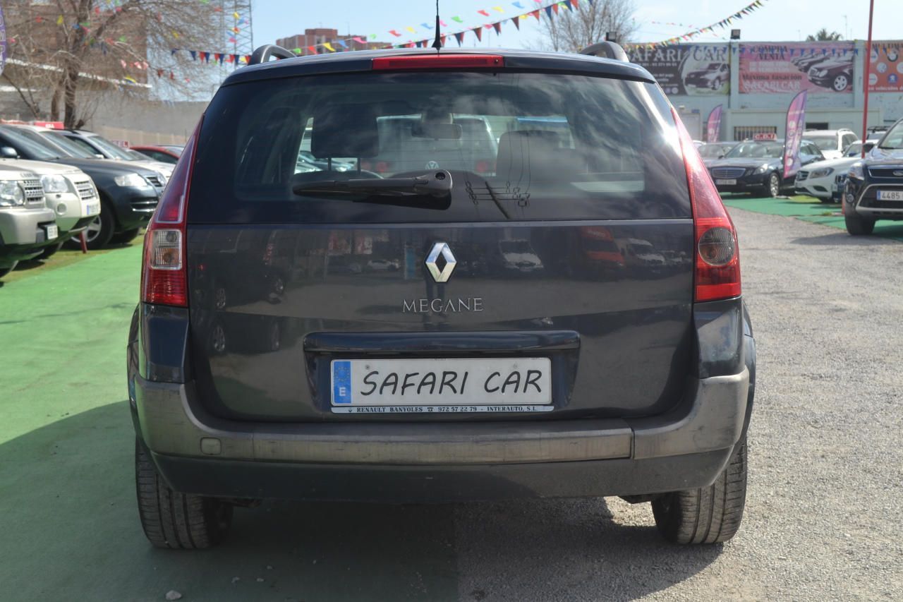 Renault Mégane Sedán 1.5DCI Confort Authentique 100: Nuestros coches de Safari Car Renault Mégane Sedán 1.5DCI Confort Authentique 100: Nuestros coches de Safari Car