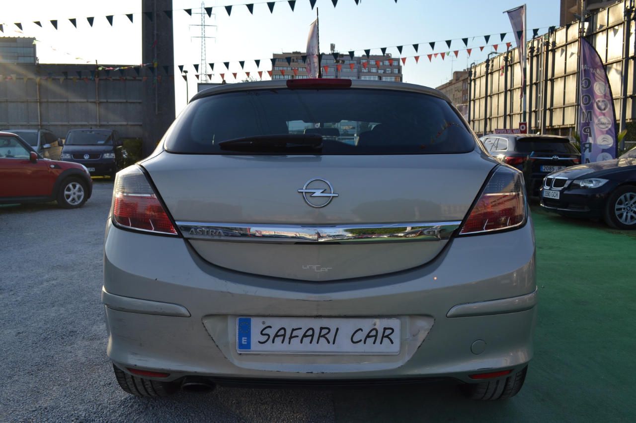 Opel Astra 1.9CDTi Elegance: Nuestros coches de Safari Car Opel Astra 1.9CDTi Elegance: Nuestros coches de Safari Car