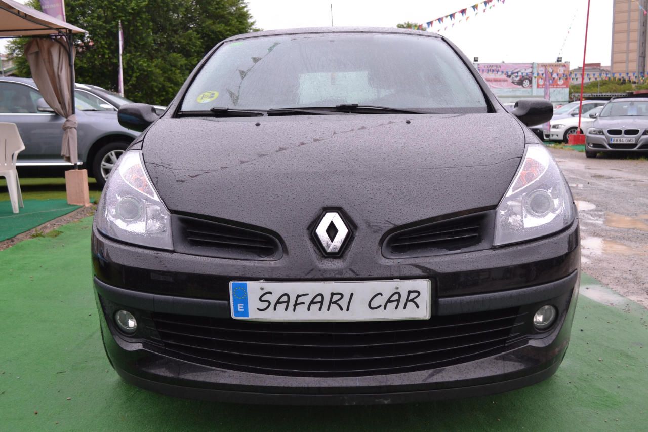 Renault Clio 1.5DCI Confort Dynamique iMusic 85: Nuestros coches de Safari Car Renault Clio 1.5DCI Confort Dynamique iMusic 85: Nuestros coches de Safari Car