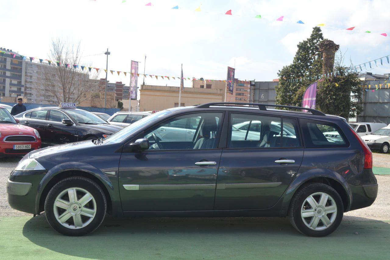 Renault Mégane Sedán 1.5DCI Confort Authentique 100: Nuestros coches de Safari Car Renault Mégane Sedán 1.5DCI Confort Authentique 100: Nuestros coches de Safari Car