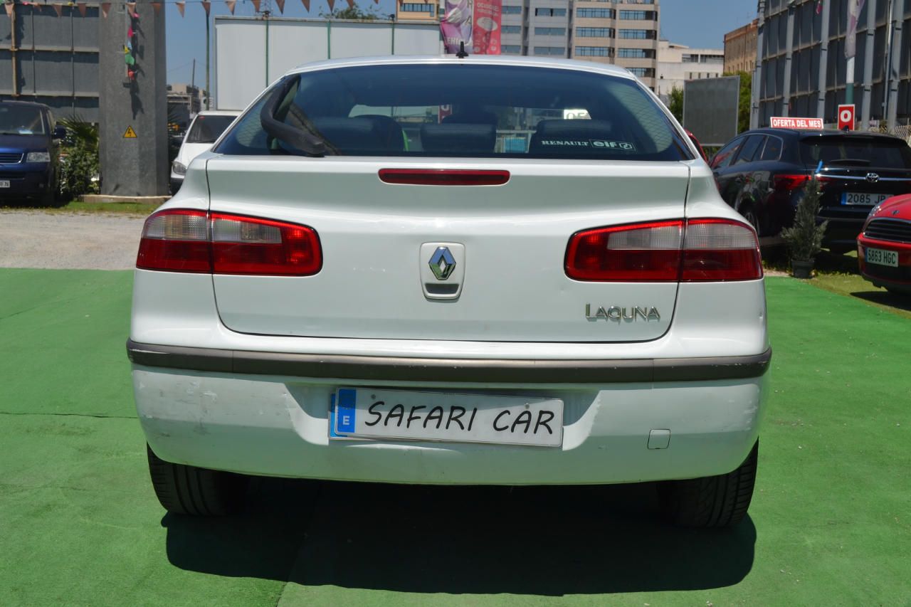Renault Laguna Grand Tour 2.2DCi Privilege: Nuestros coches de Safari Car Renault Laguna Grand Tour 2.2DCi Privilege: Nuestros coches de Safari Car