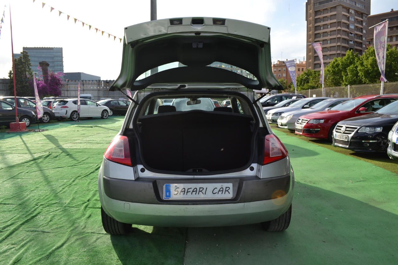 Renault Megane 1.5dCi Confort Expression 105 eco2: Nuestros coches de Safari Car Renault Megane 1.5dCi Confort Expression 105 eco2: Nuestros coches de Safari Car