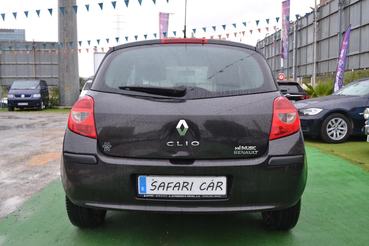 Renault Clio 1.5DCI Confort Dynamique iMusic 85: Nuestros coches de Safari Car Renault Clio 1.5DCI Confort Dynamique iMusic 85: Nuestros coches de Safari Car