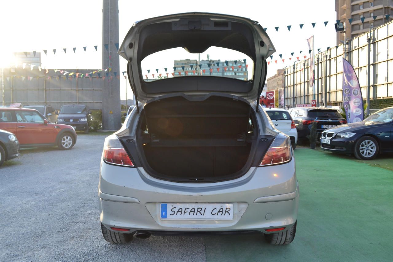 Opel Astra 1.9CDTi Elegance: Nuestros coches de Safari Car Opel Astra 1.9CDTi Elegance: Nuestros coches de Safari Car