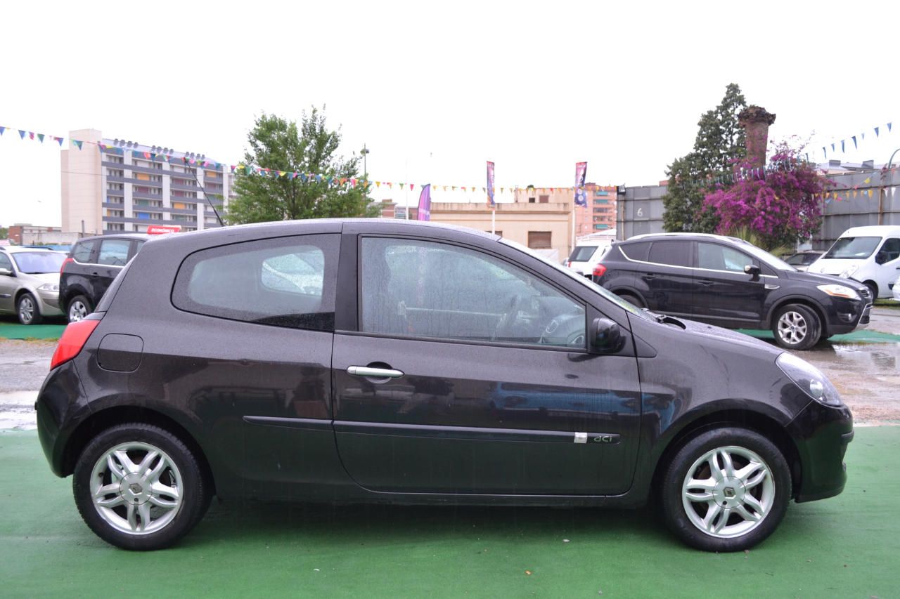 Renault Clio 1.5DCI Confort Dynamique iMusic 85: Nuestros coches de Safari Car Renault Clio 1.5DCI Confort Dynamique iMusic 85: Nuestros coches de Safari Car