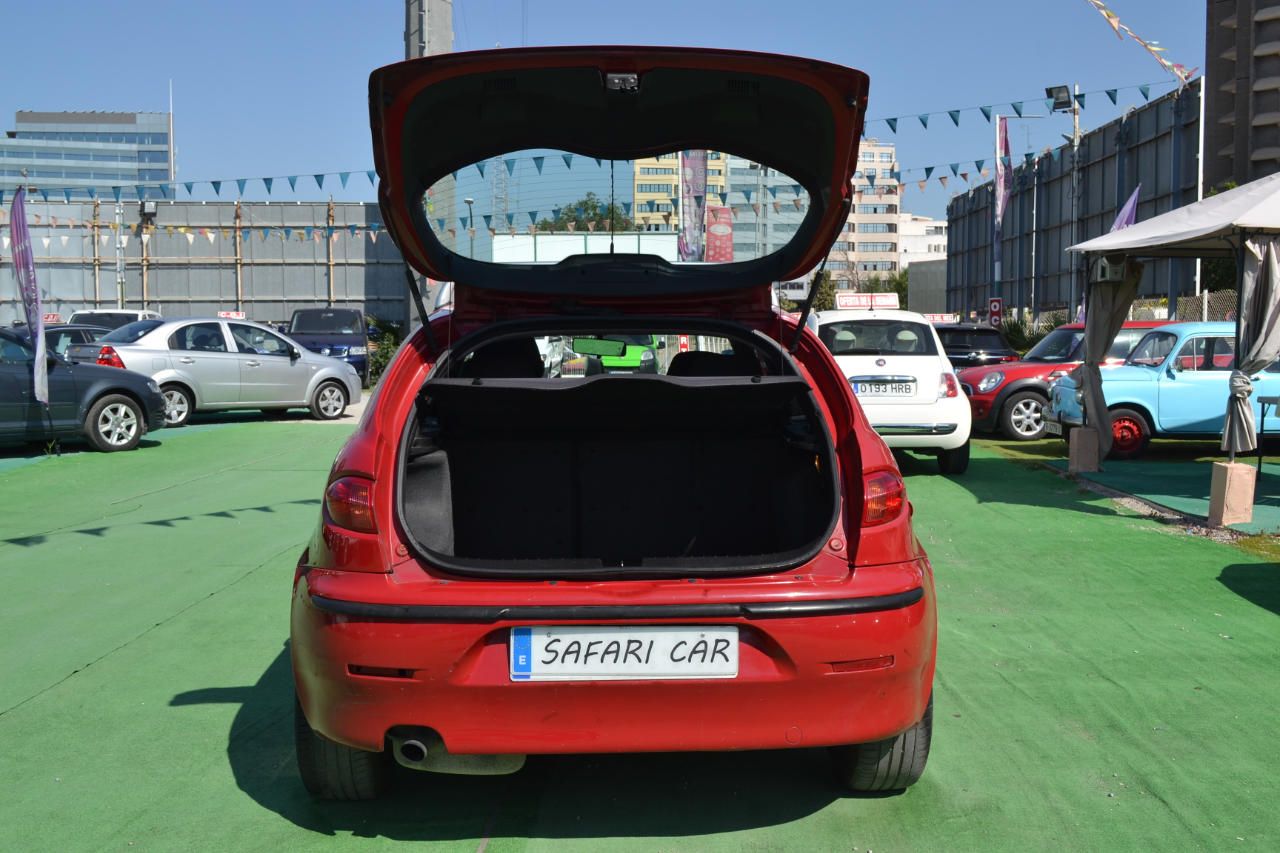 Alfa Romeo 147 1.9 JTD Distinctive: Nuestros coches de Safari Car Alfa Romeo 147 1.9 JTD Distinctive: Nuestros coches de Safari Car