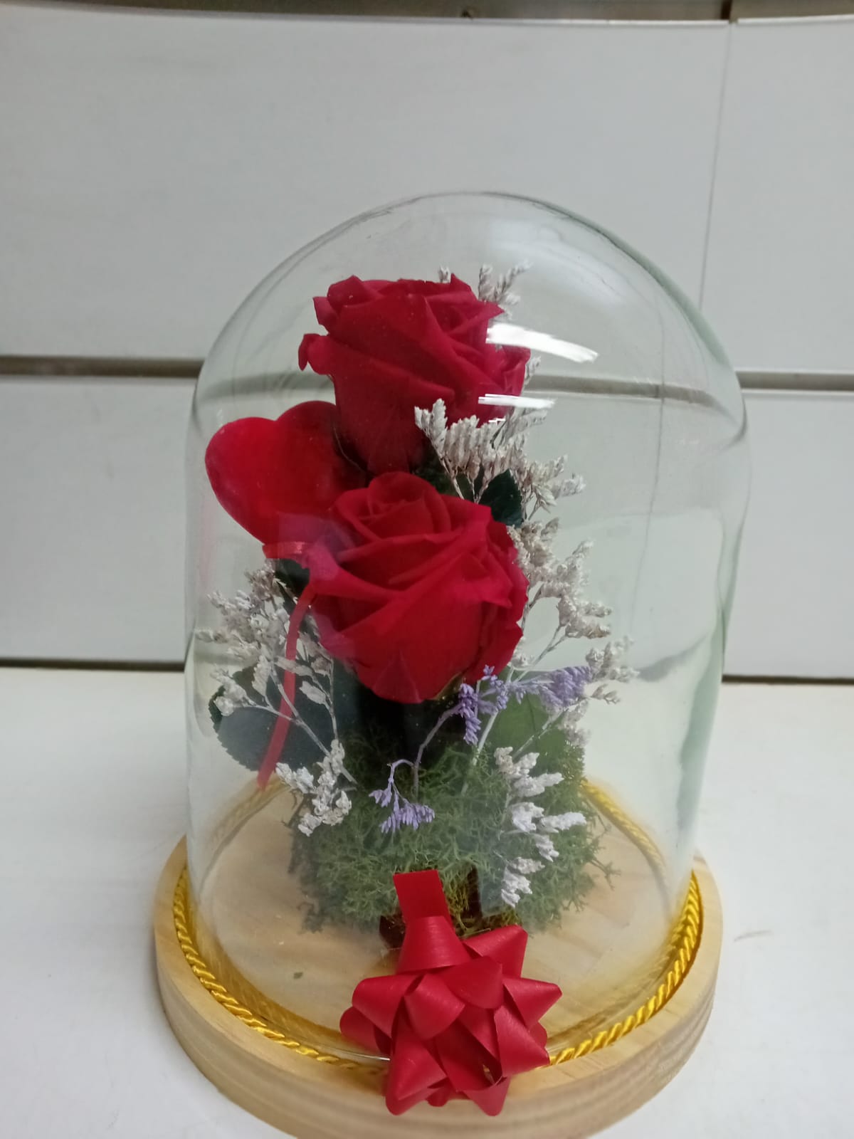 2 rosas preservadas: CATALOGO de Floristería Manuela