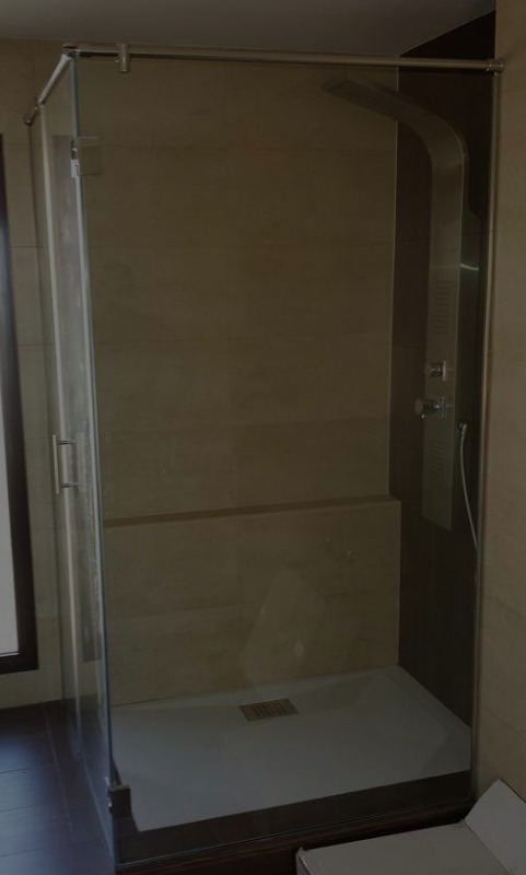 Mamparas de baño: Servicios de Cristalería Adorna Mamparas de baño: Servicios de Cristalería Adorna