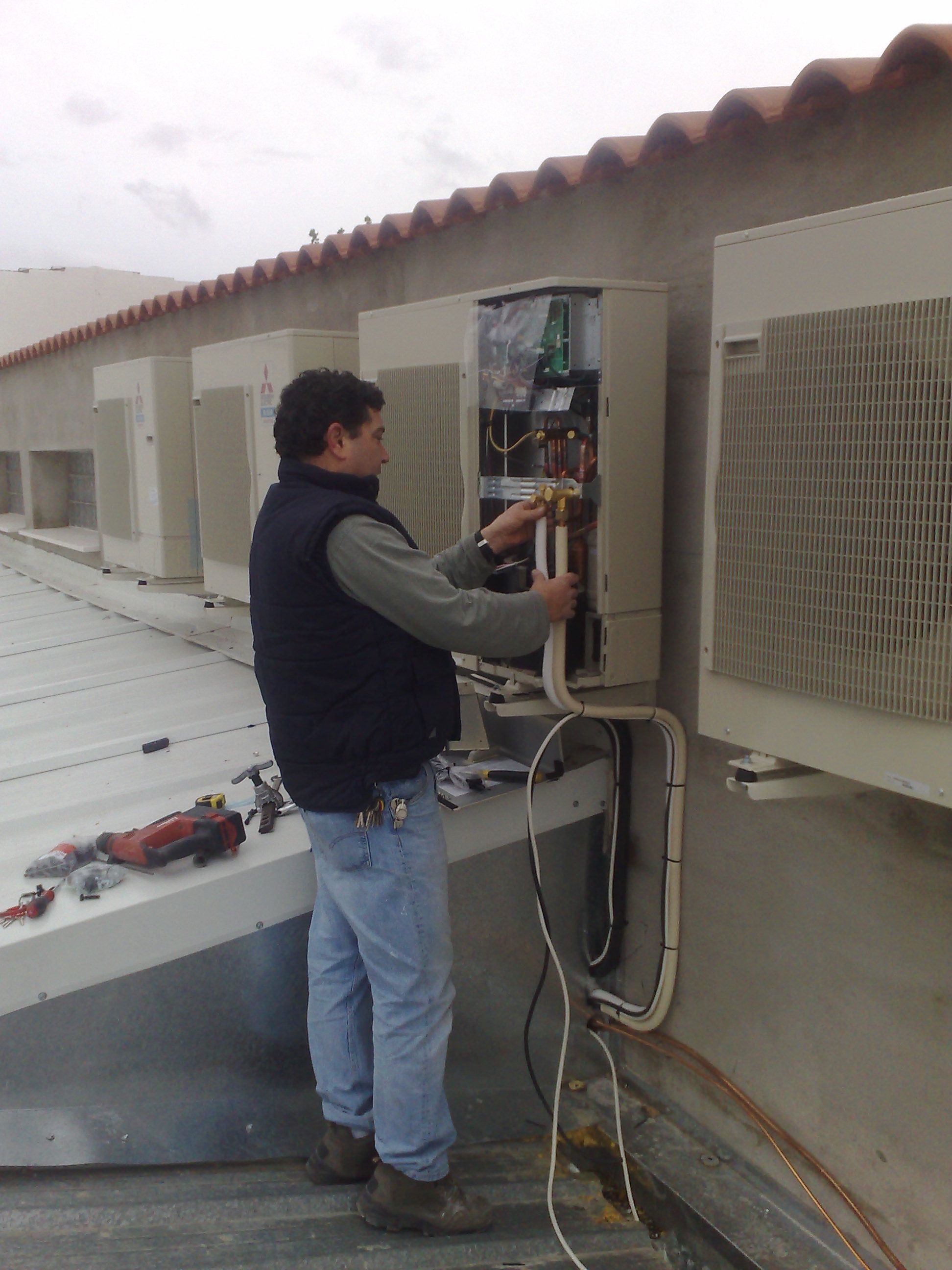 Foto 5 de Instalación, reparación y mantenimiento de aire acondicionado en Quintanar de la Orden | Servi- Electro Quintanar