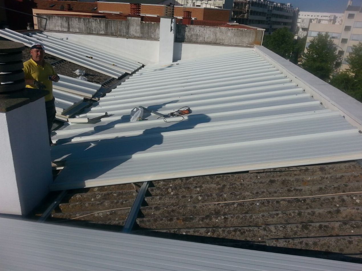 Rehabilitación de tejados y cubiertas: Servicios de Pedro Vertical Rehabilitación de tejados y cubiertas: Servicios de Pedro Vertical